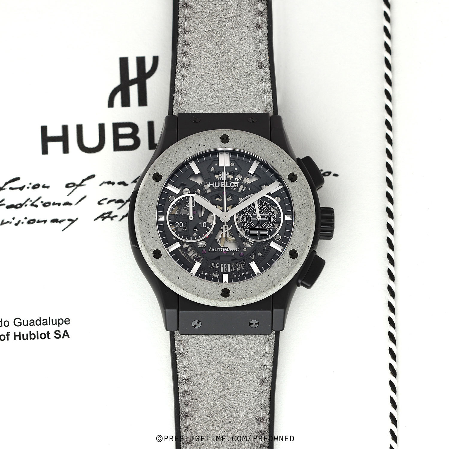 concrete hublot