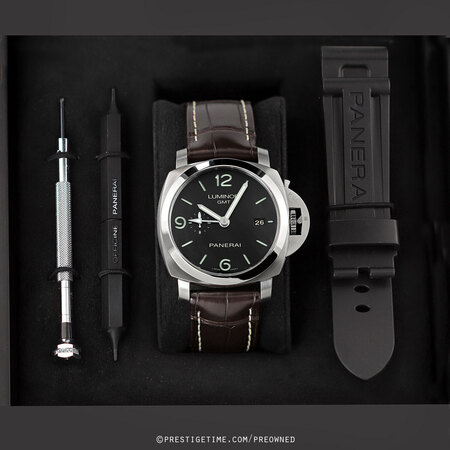 Pre-owned Panerai Luminor GMT 44mm pam00320