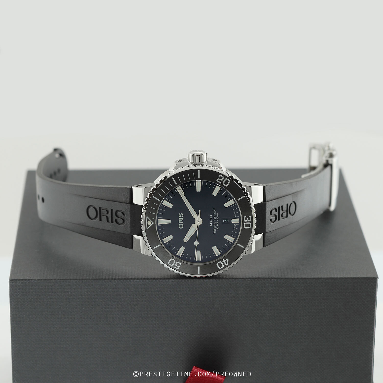 pre owned oris aquis