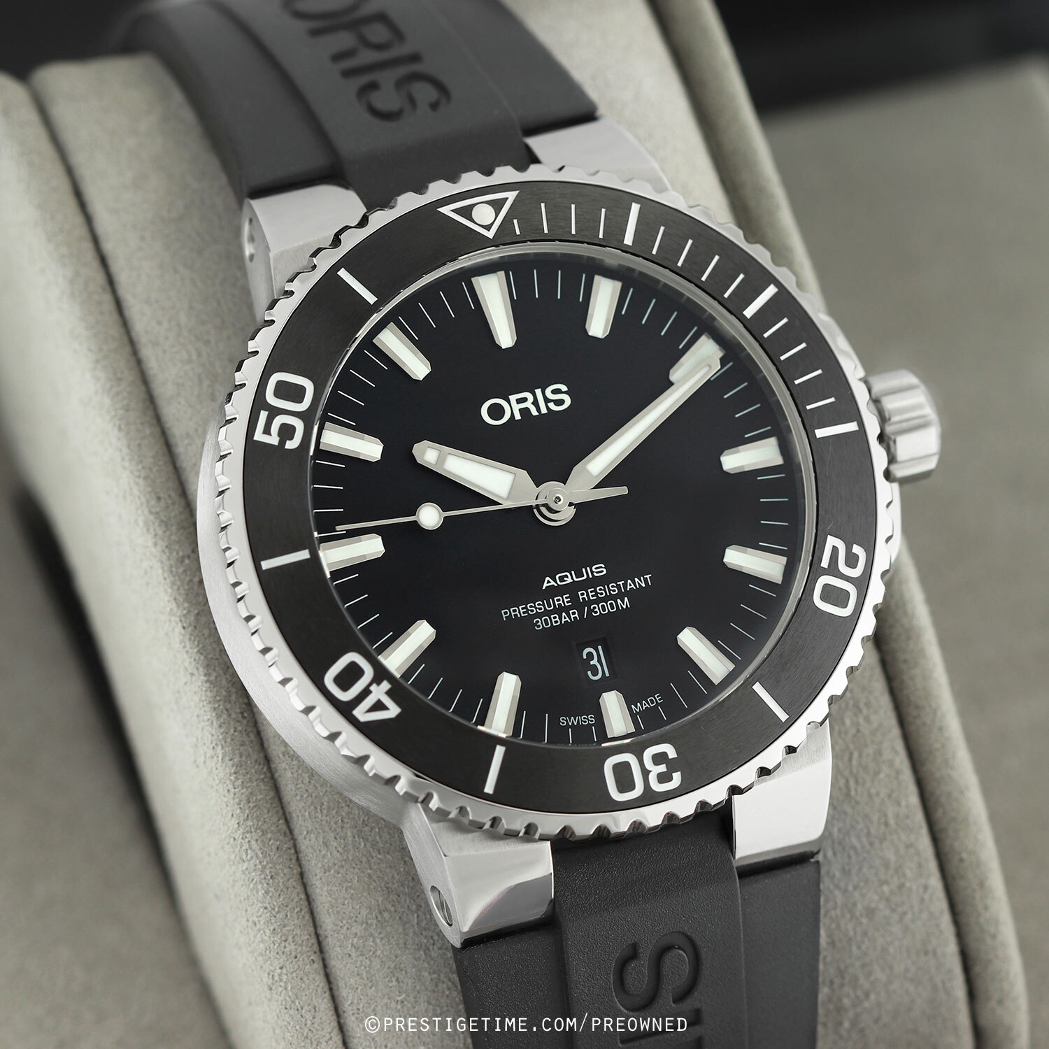 pre owned oris aquis