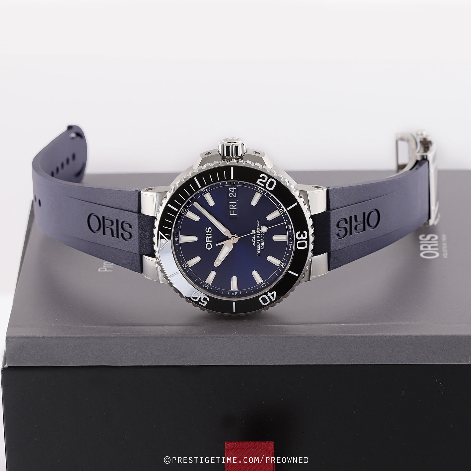 Pre-owned Oris Aquis Day Date 01 752 7733 4135-07 24 65EB - Main Image