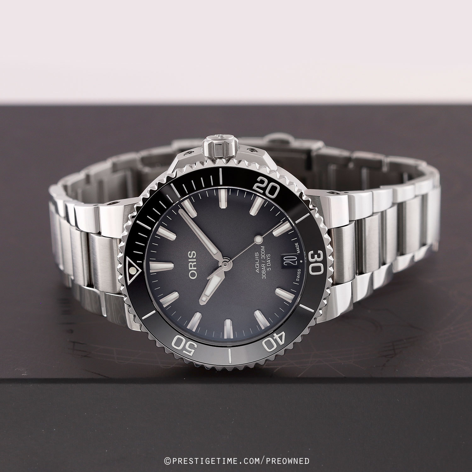 Pre-owned Oris Aquis Date 01 400 7769 4154-07 22 09PEB