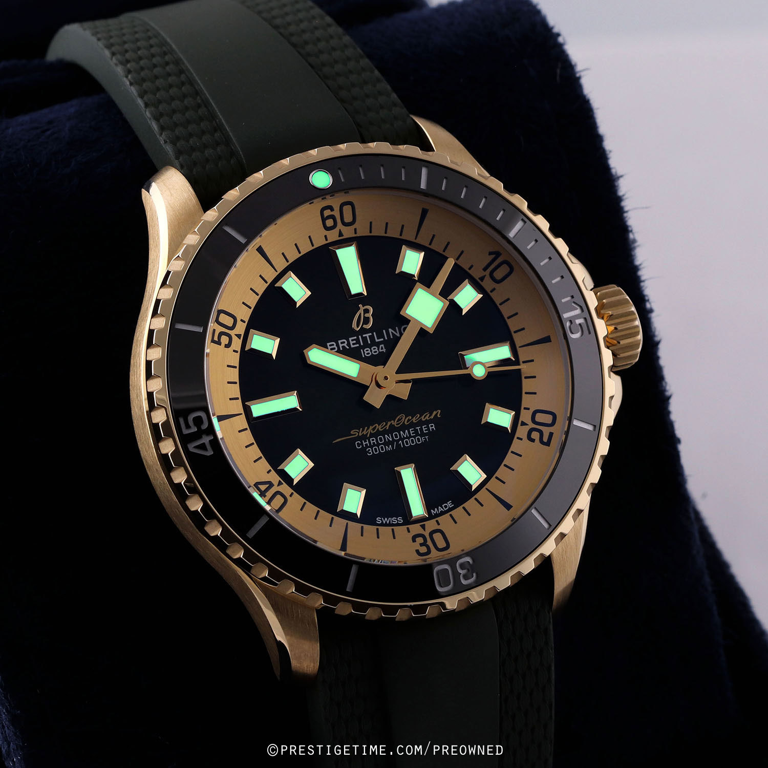 Pre-owned Breitling Superocean Automatic 42 n17375201L1s1