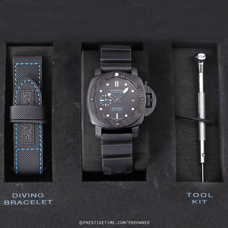 Pre-owned Panerai Submersible Carbotech 42mm pam01231