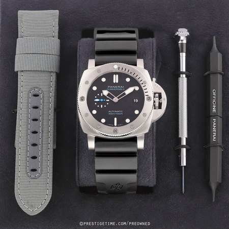 Pre-owned Panerai Submersible QuarantaQuattro 44mm pam01229