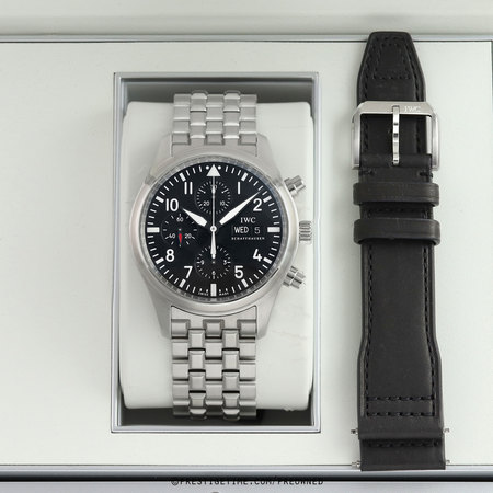 Pre-owned IWC Classic Pilot's Chronograph 42mm IW371701