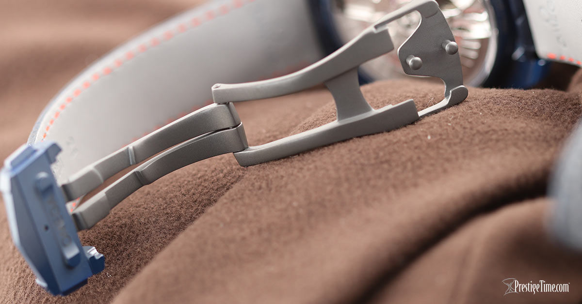 Omega Speedmaster Blue Side of The Moon Aventurine Titanium Buckle